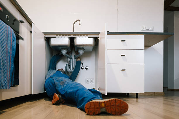 Professional Plumbing technician working in Vinton, LA